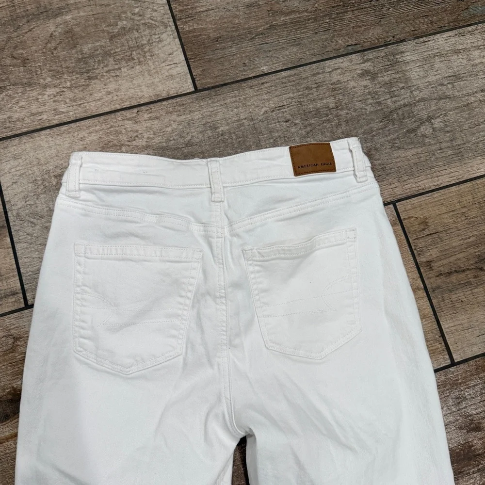 American Eagle Outfitters | White Mom Jeans